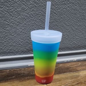 NWOT Silipint 22 oz Straw Tumbler Prism Rainbow Red Orange Yellow Green Blue